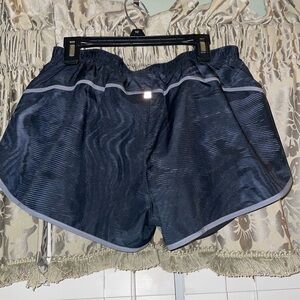 Girls new balance athletic shorts in gray and black size xs